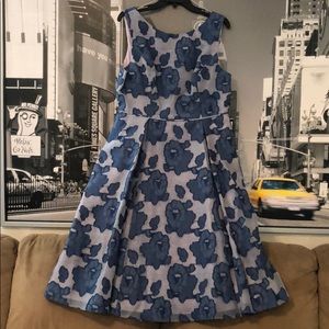 Brand new sleeveless  Adrianna Papel dress